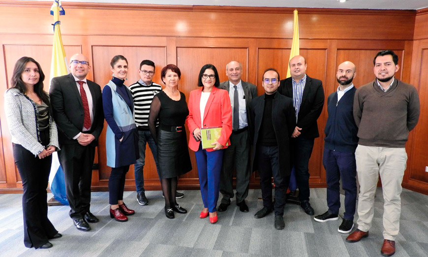 Reunion de facultades y directivos de la universidad