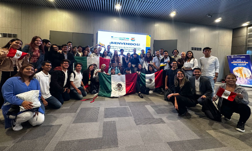 Foto estudiantes de intercambio centro de convenciones