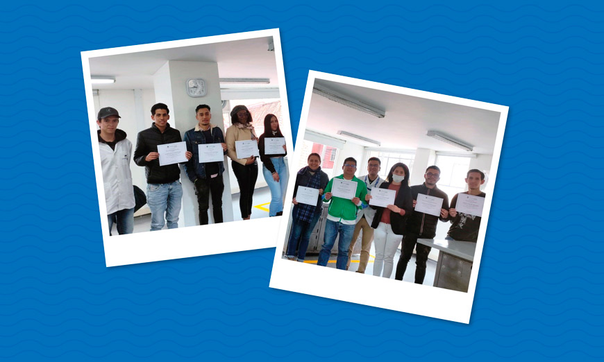 Fotos de estudiantes con el certificado del curso de metrología