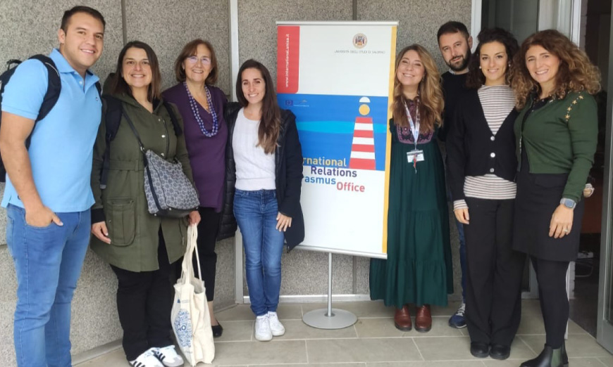 Profesora de ingeniería en un evento internacional en italia