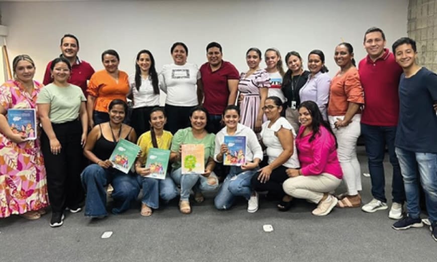 Personas-reunidas-para-el-taller-de-psicologia