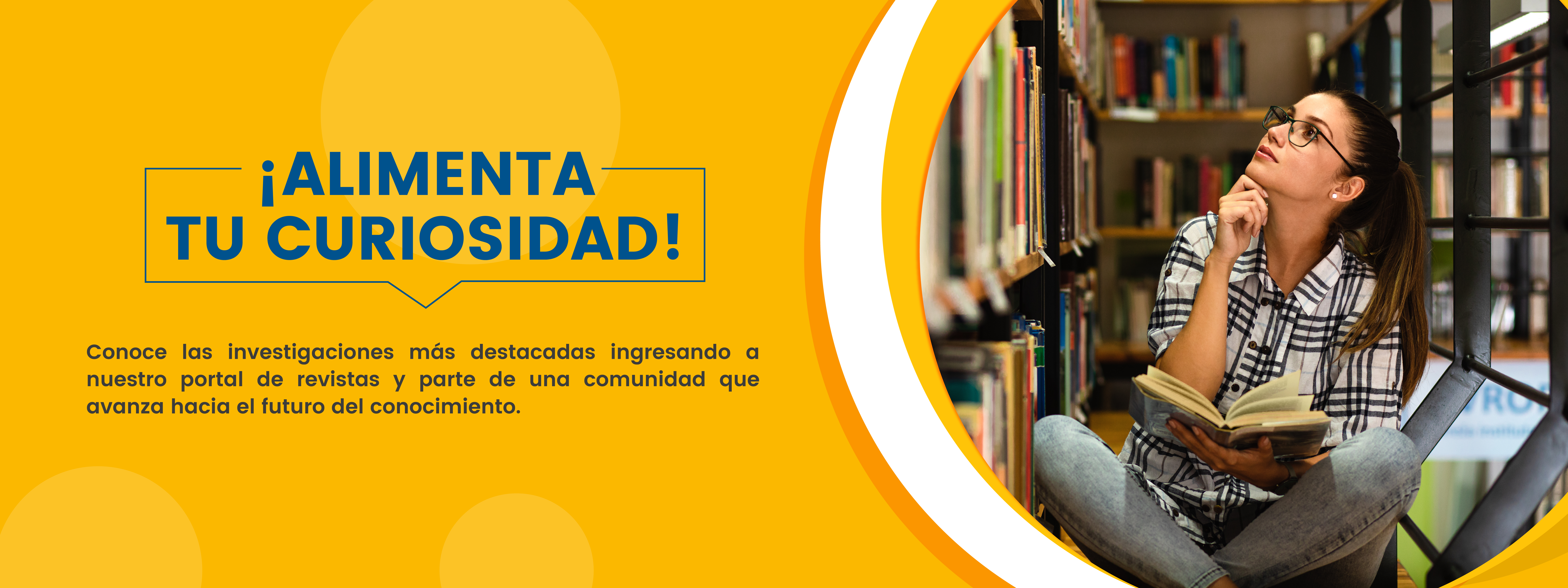 Mujer curiosa en la biblioteca