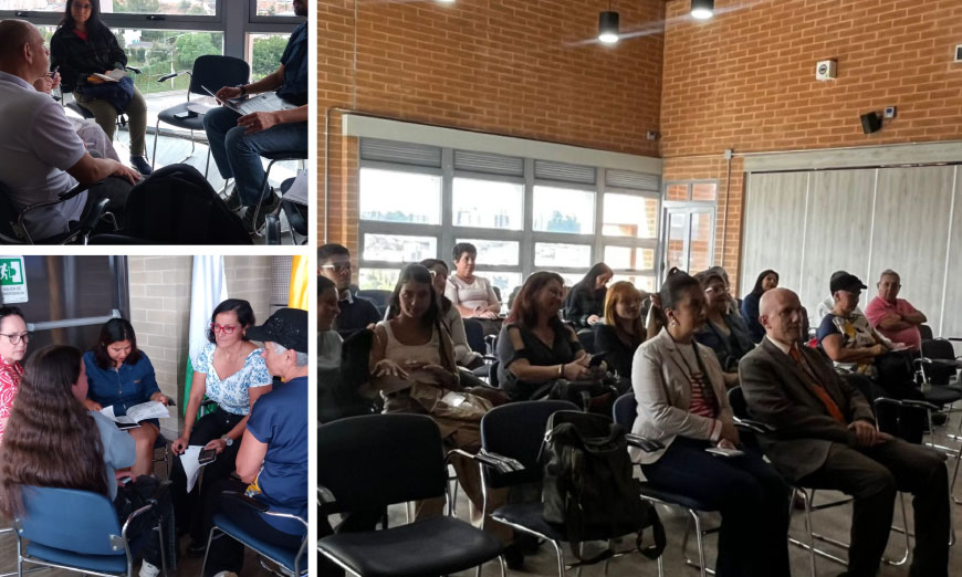 Grupo de personas estudiando